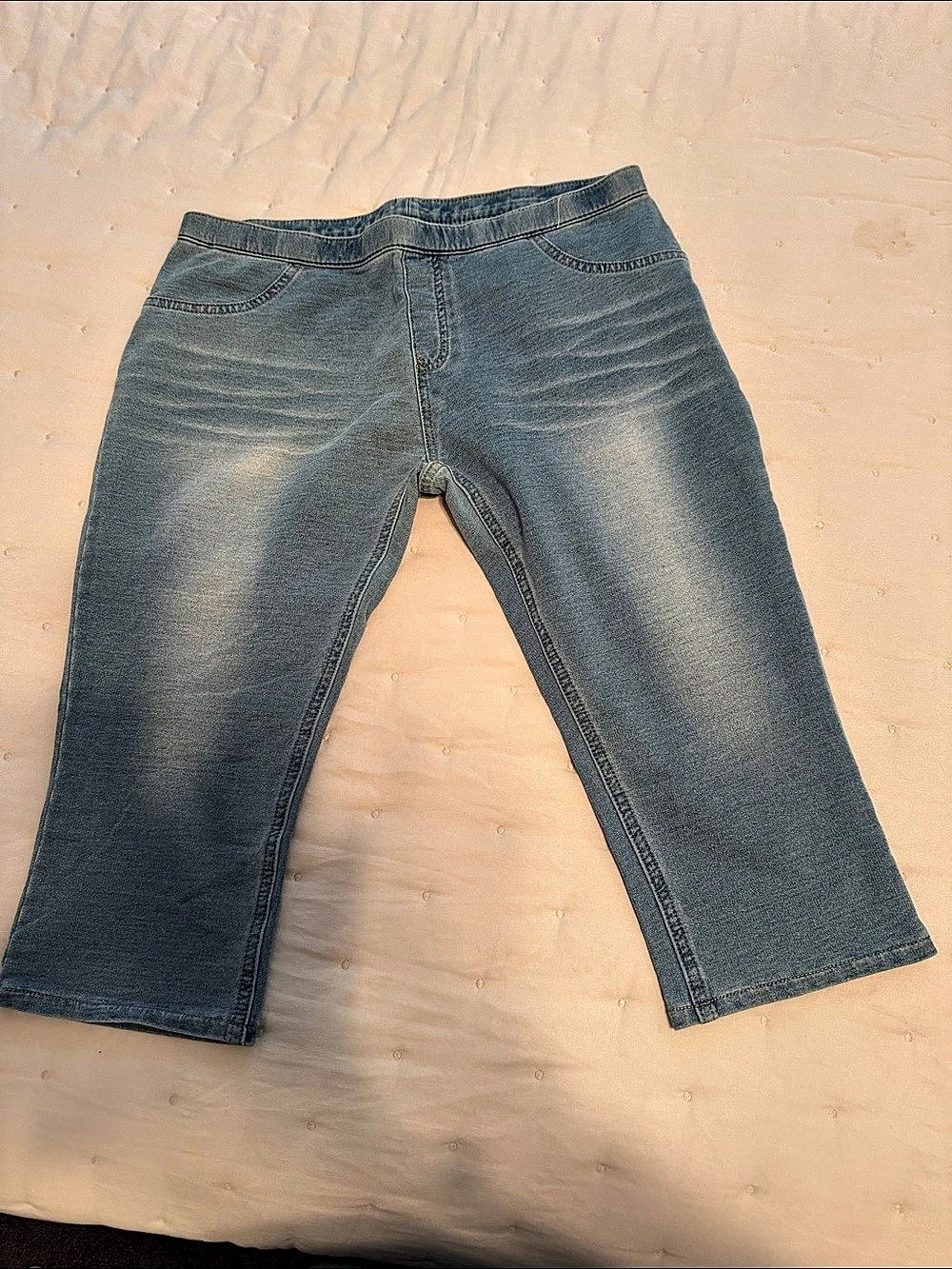 HUE Classic Denim Capri Leggings Straight Leg Blue Large